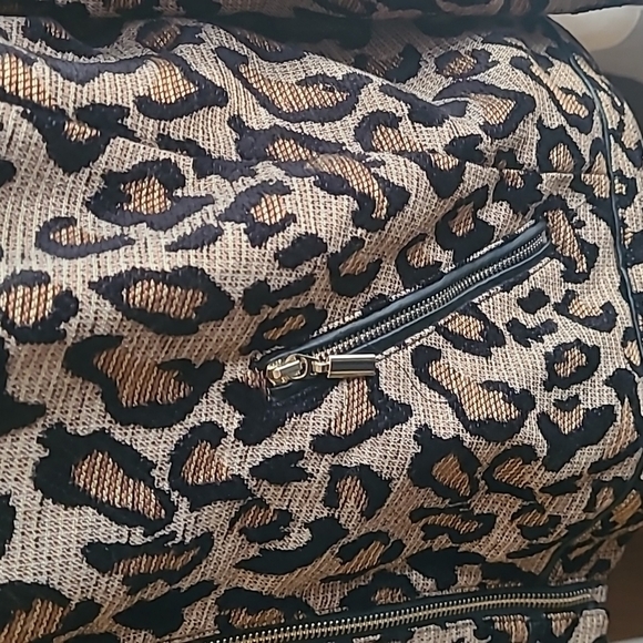 43. Chicos leopard print leather trim gold zipper US size 10-12 Moto type Jacket - Picture 2 of 11